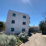 Apartment Luxury Ledo *